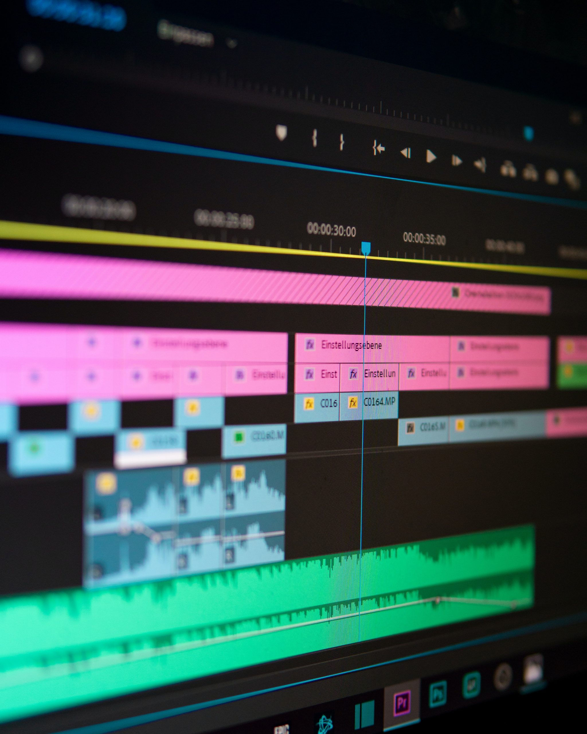 Live Editing blog Computer screen shot showing mixed audio and video tracks
